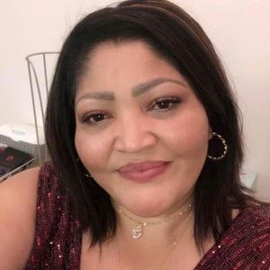 Meet your Posher, Adela